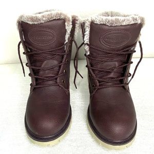 NY Lugz lace up boots Slip Resistant Plum size 8.5